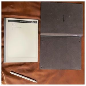 SOLD —- reMarkable 2 + Pen + Folio
